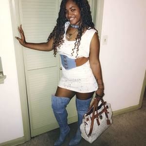 Meet your Posher, Deniece